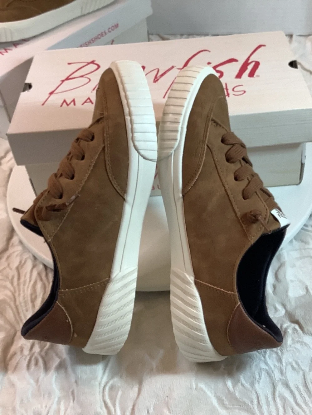 NWT Blowfish Malibu Kids Windsurf brown tan sneaker slip on Leather unisex sz.4
